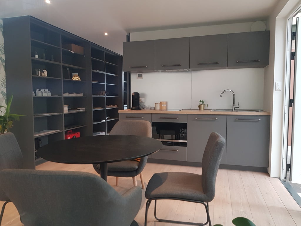 zorgwoning-unit-tuin-laarne-keuken